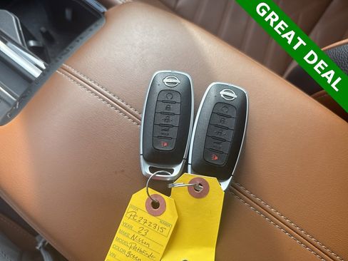 Used 2023 Nissan Pathfinder Platinum image 28