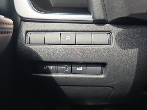 Used 2025 Nissan Rogue SV AWD/4WD image 10