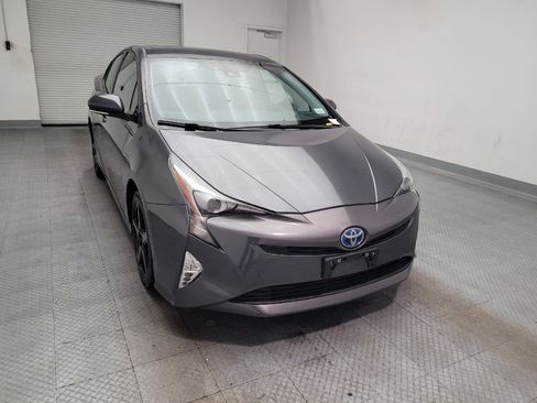Used 2016 Toyota Prius Two FWD image 14