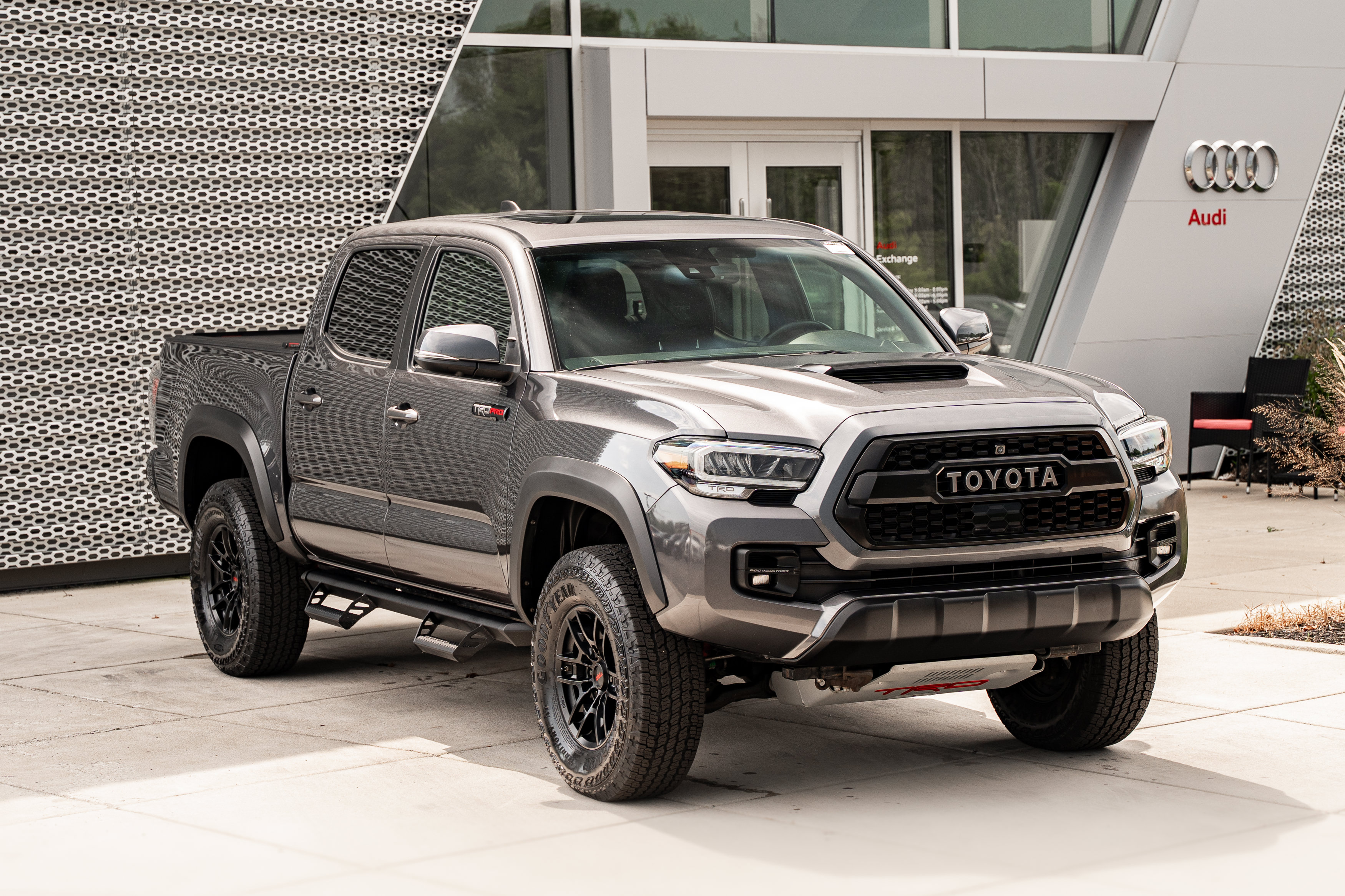 Used 2021 Toyota Tacoma TRD Pro AWD/4WD image 2