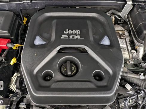 Used 2022 Jeep Wrangler Unlimited Sahara image 33