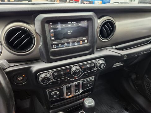 Used 2020 Jeep Wrangler Sport AWD/4WD image 30