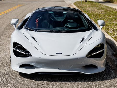 New 2026 McLaren 750S RWD image 13