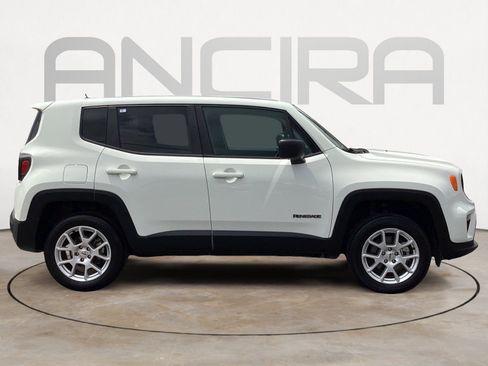 Used 2023 Jeep Renegade Latitude AWD/4WD image 13