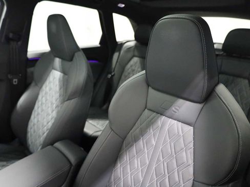 Certified 2025 Audi SQ5 Premium Plus w/ Premium Plus Package image 18