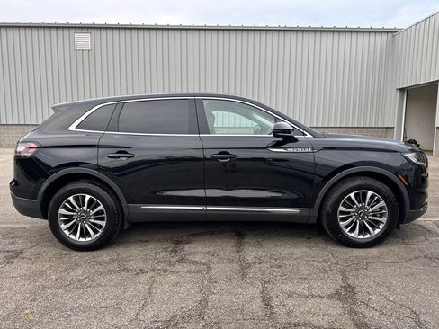 Used 2023 Lincoln Nautilus AWD w/ Premium Package image 3