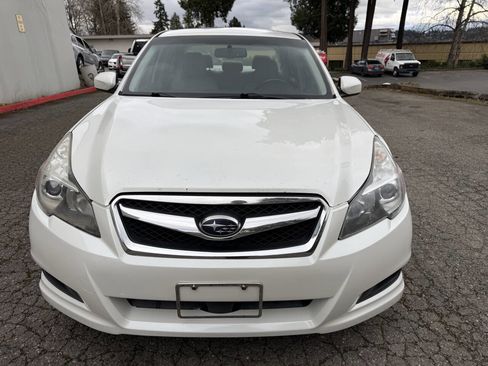 Used 2010 Subaru Legacy 2.5i Premium image 5