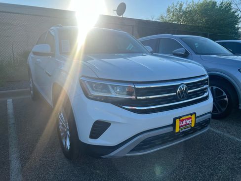 Used 2020 Volkswagen Atlas Cross Sport SEL AWD/4WD image 2