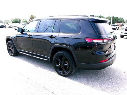 Used 2023 Jeep Grand Cherokee L Laredo AWD/4WD image 3