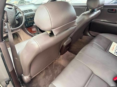 Used 1992 Lexus ES 330 FWD image 11