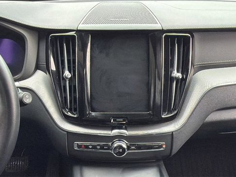 Certified 2024 Volvo XC60 B5 Ultimate w/ Climate Package image 12