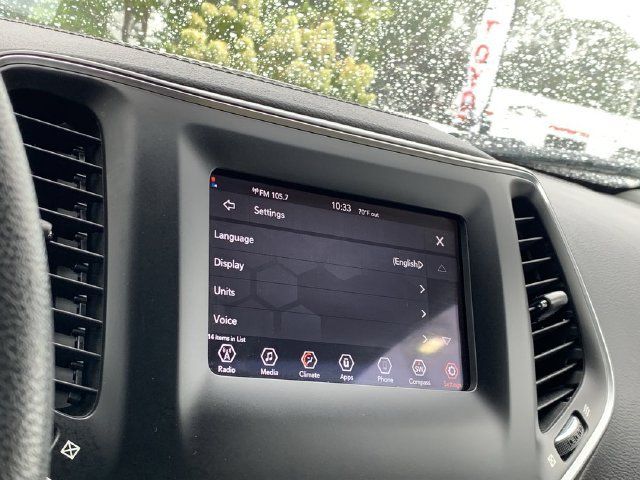 Used 2020 Jeep Cherokee Latitude FWD image 21