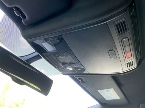 Used 2015 Volkswagen Golf R 4-Door image 21