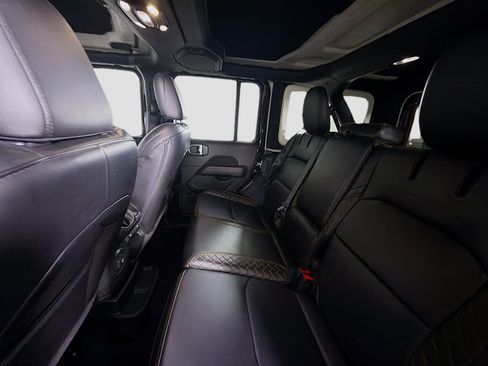 Used 2023 Jeep Wrangler Unlimited Sahara AWD/4WD image 27