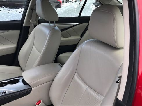 Used 2023 INFINITI Q50 Luxe image 4