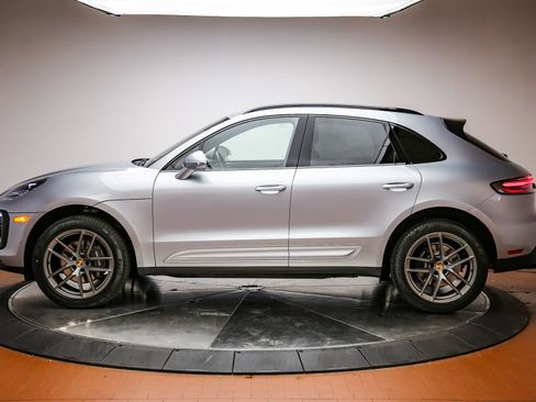 Used 2023 Porsche Macan AWD/4WD image 2