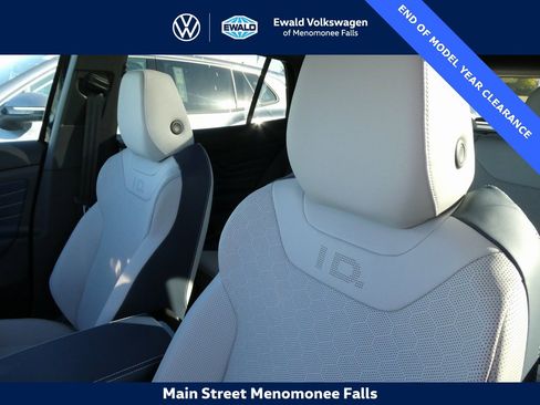 New 2025 Volkswagen ID.4 Pro S image 30