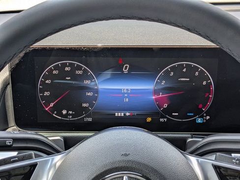 New 2025 Mercedes-Benz GLB 250 image 30