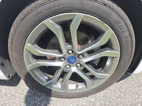 Used 2019 Ford Fusion SEL FWD image 5