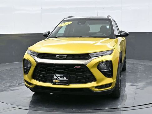 Used 2023 Chevrolet TrailBlazer RS w/ Sun and Liftgate Package AWD/4WD image 2