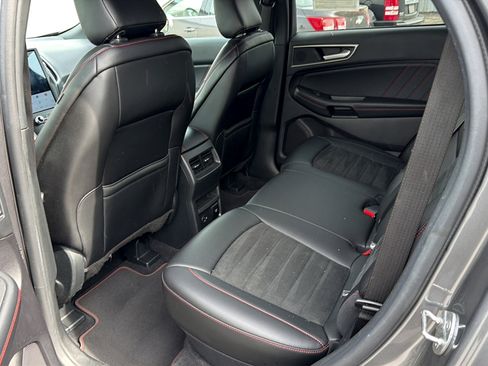 Used 2021 Ford Edge ST-Line AWD/4WD image 12