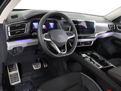 Used 2024 Volkswagen Atlas Peak Edition SEL AWD/4WD image 32