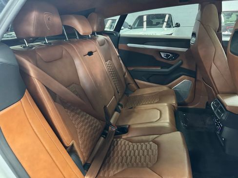 Used 2021 Lamborghini Urus image 35