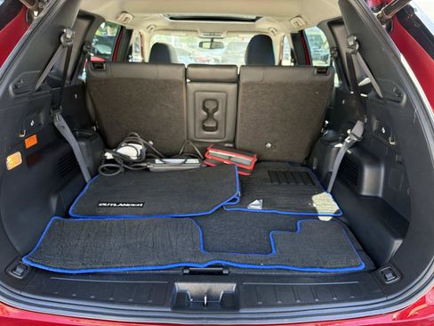 Used 2023 Mitsubishi Outlander SE AWD/4WD image 5