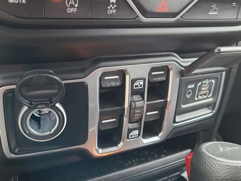 Used 2023 Jeep Gladiator Willys image 20