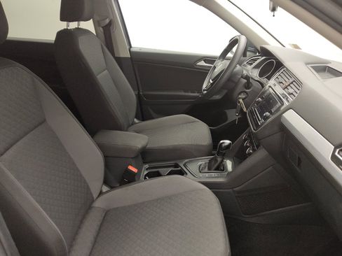 Used 2018 Volkswagen Tiguan S FWD image 21