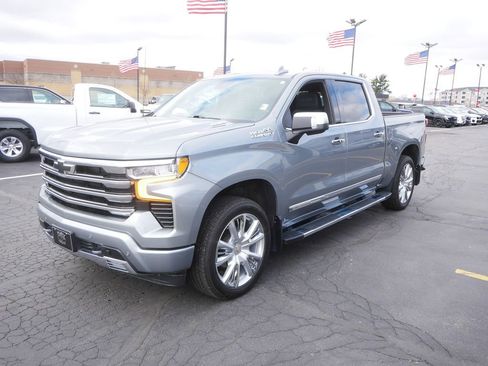 Used 2025 Chevrolet Silverado 1500 High Country w/ High Country Premium Package AWD/4WD image 4