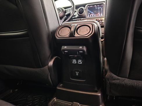 Used 2020 Jeep Wrangler Unlimited Sahara AWD/4WD image 29
