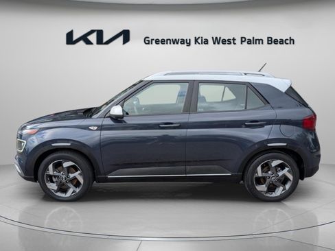 Used 2023 Hyundai Venue Limited image 5