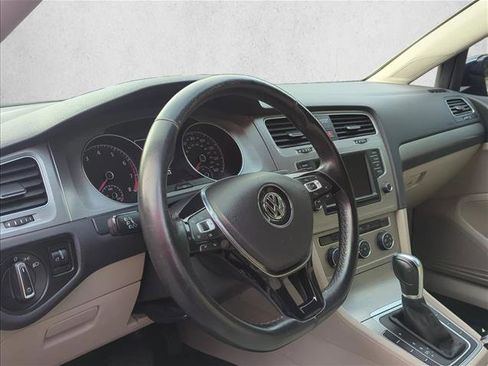 Used 2016 Volkswagen Golf S image 10