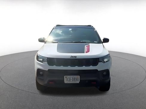 Used 2025 Jeep Compass Trailhawk AWD/4WD image 7