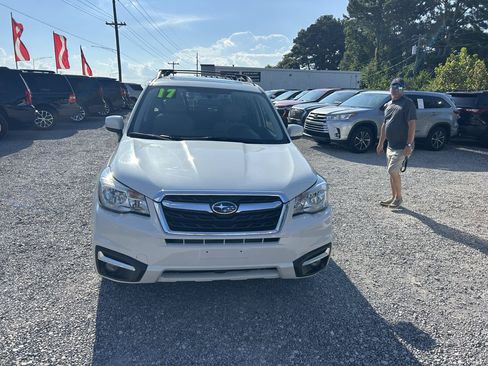 Used 2017 Subaru Forester 2.5i Premium AWD/4WD image 16