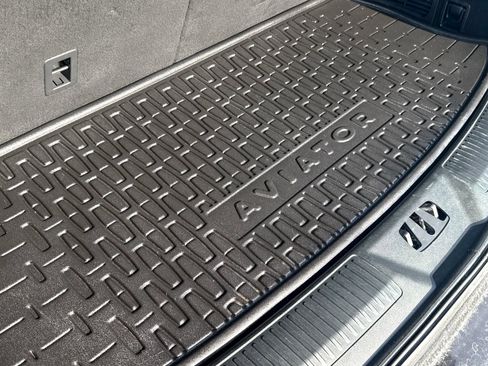 Used 2023 Lincoln Aviator Reserve w/ Equipment Group 201A image 13