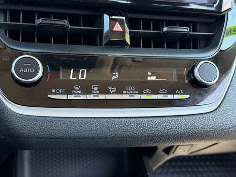 Used 2024 Toyota Corolla LE FWD image 22