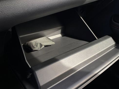 Used 2025 Nissan Kicks SR w/ Interior Electronics Package image 22