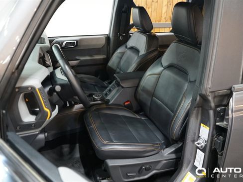 Used 2023 Ford Bronco Badlands image 13