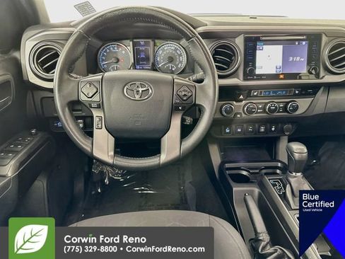 Used 2017 Toyota Tacoma TRD Sport AWD/4WD image 28