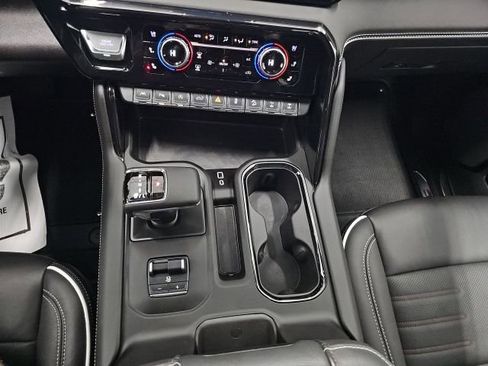 Used 2025 GMC Sierra 1500 AT4X image 27