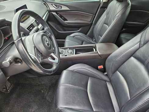 Used 2018 MAZDA MAZDA3 Touring image 13