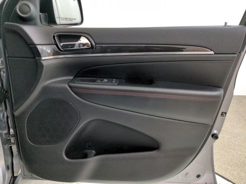 Used 2019 Jeep Grand Cherokee Trailhawk AWD/4WD image 39