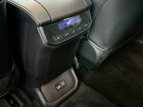 Used 2023 Toyota Highlander XLE FWD image 26