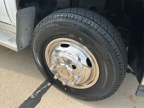 Used 2011 Chevrolet Silverado 3500 W/T RWD image 3