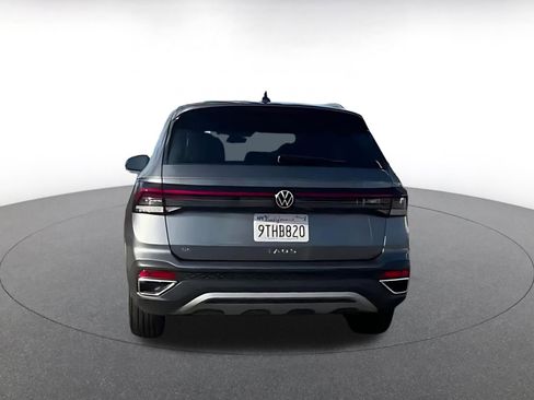 Used 2025 Volkswagen Taos SE image 11