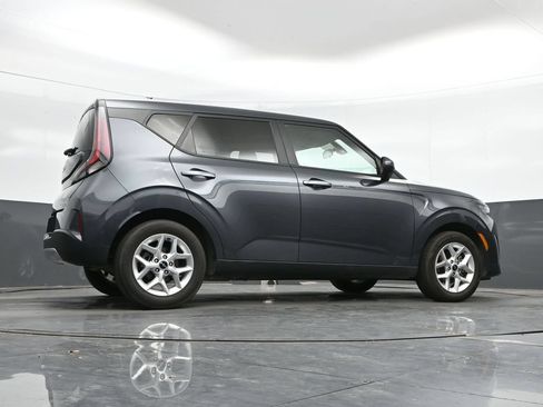 Used 2025 Kia Soul LX w/ LX Technology Package FWD image 37