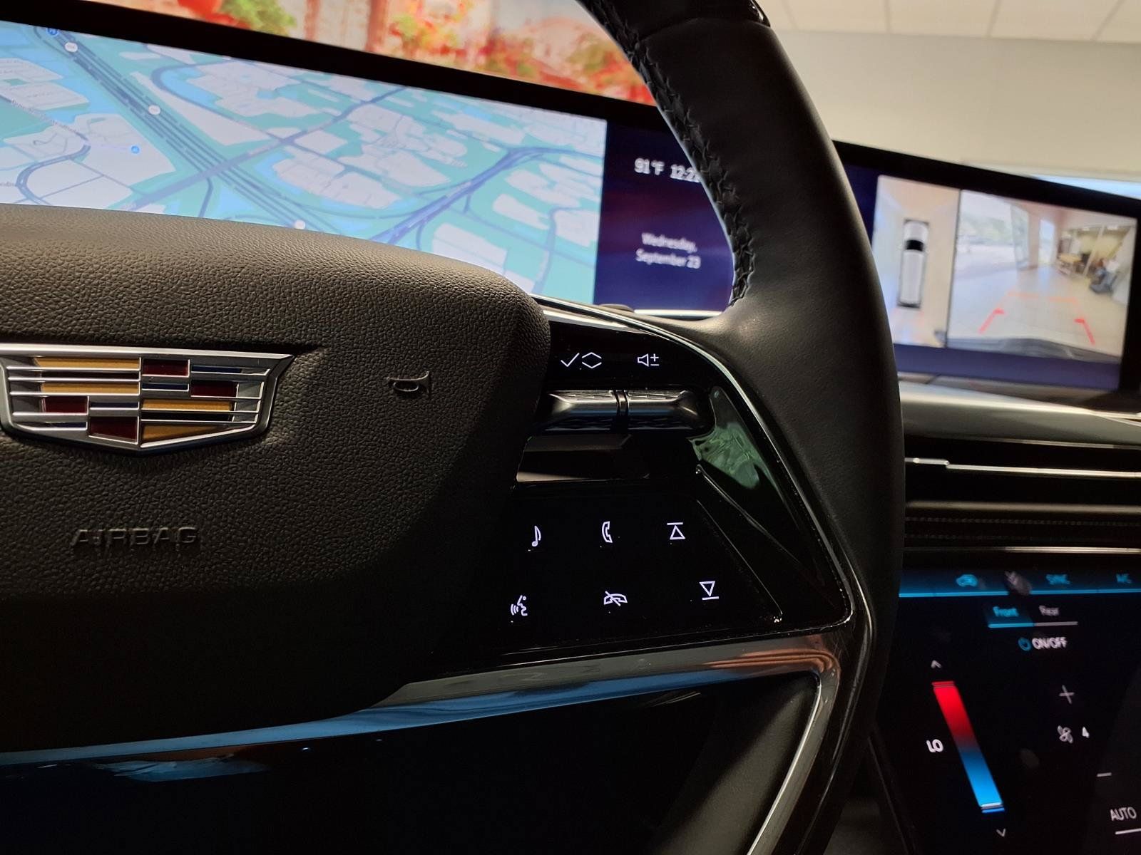 Used 2025 Cadillac Escalade Luxury RWD image 27