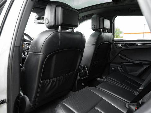 Used 2021 Porsche Macan S AWD/4WD image 26